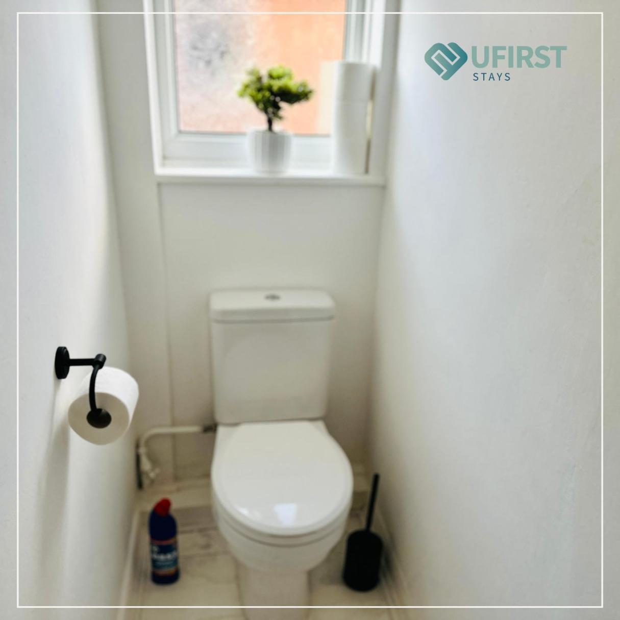 Peaceful Bliss - Near Bulwell, Hospital, Uni & Centre - Sleeps 8 Apartment Nottingham